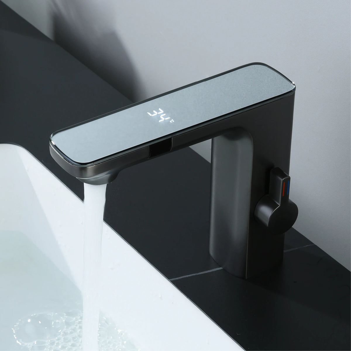 MC THE BLACK DIAMOND LED bathroom sink faucet with temperature display, single handle for hot and cold water, 1-hole installation