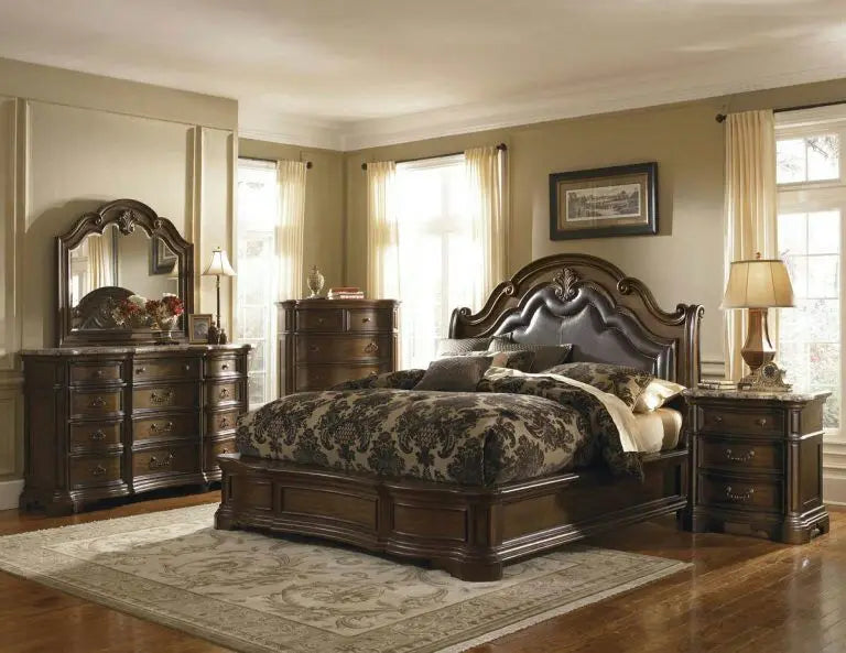 Classic King Size Bedroom Set by 𝕄𝕔 𝕋𝕙𝕖 𝔹𝕝𝕒𝕔𝕜 𝔻𝕚𝕒𝕞𝕠𝕟�