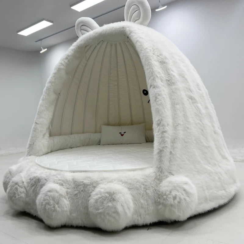Modern children's bed by MC THE BLACK DIAMOND, featuring a simple, custom design in a kids' room with a cozy, stylish look.
