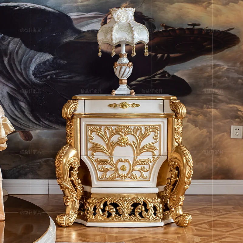 European luxury round four-poster bed by 𝕄𝕔 𝕋𝕙𝕖 𝔹𝕝𝕒𝕔𝕜 𝔻𝕚𝕒𝕞𝕠𝕟