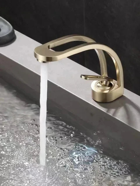 MC THE BLACK DIAMOND single-handle bathroom basin faucet with modern design for bath sink installation.