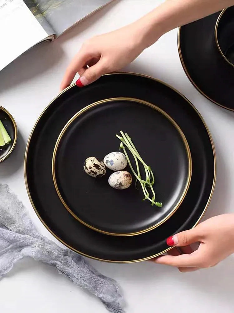 Set of black porcelain dinner plates and cutlery from 𝕄𝕔 𝕋𝕙𝕖 𝔹𝕝𝕒𝕔𝕜 𝔻𝕚𝕒𝕞𝕠�