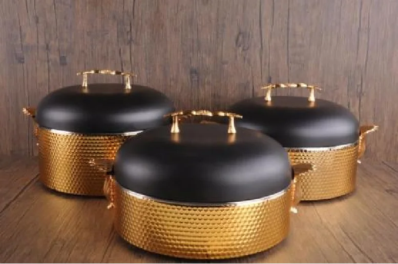 MC THE BLACK DIAMOND luxury food warmer set with sleek design, ideal for maintaining temperature of hot dishes.