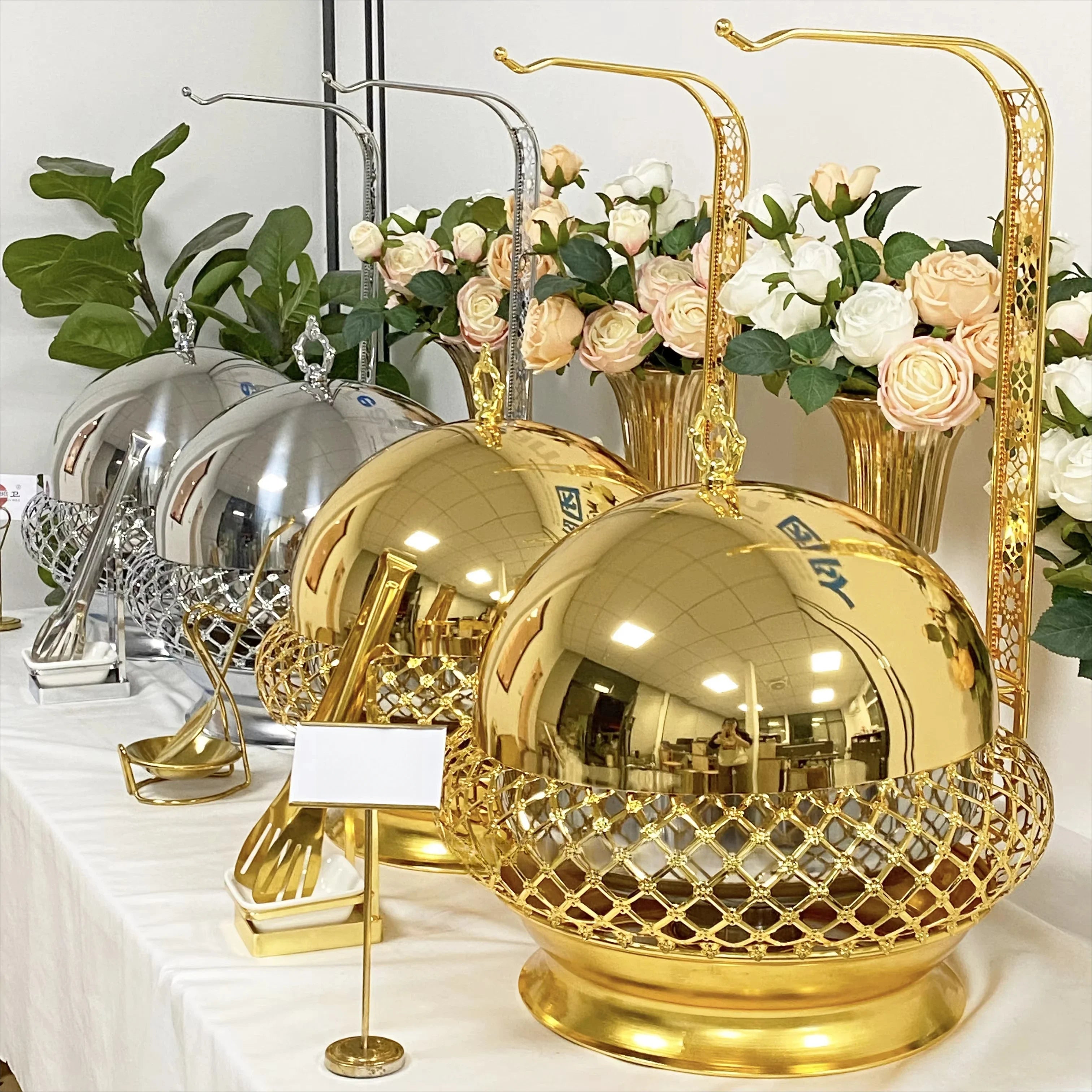 Stainless steel hot pot buffet warmer from MC THE BLACK DIAMOND, hanging chafing dish for catering and hot pot service.