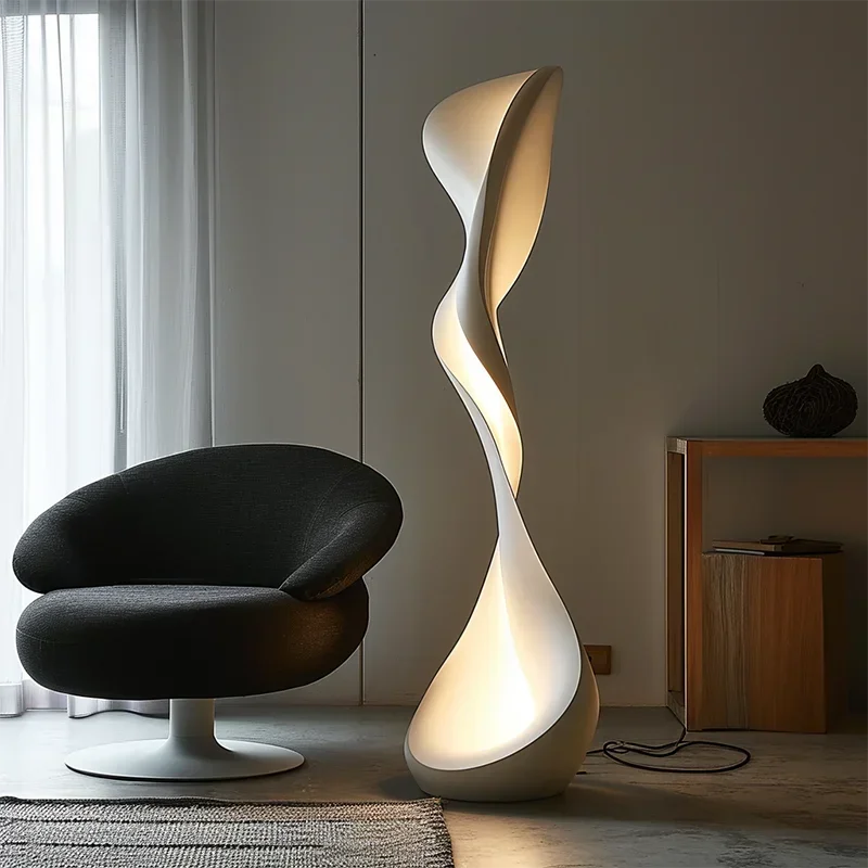 Elegant upright sculpture floor lamp by 𝕄𝕔 𝕋𝕙𝕖 𝔹𝕝𝕒𝕔𝕜 𝔻𝕚𝕒𝕞𝕠𝕟�