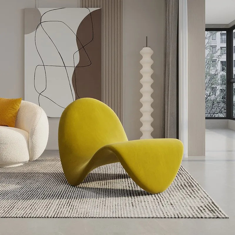 Black Tongue Chair by 𝕄𝕔 𝕋𝕙𝕖 𝔹𝕝𝕒𝕔𝕜 𝔻𝕚𝕒𝕞𝕠𝕟𝕕