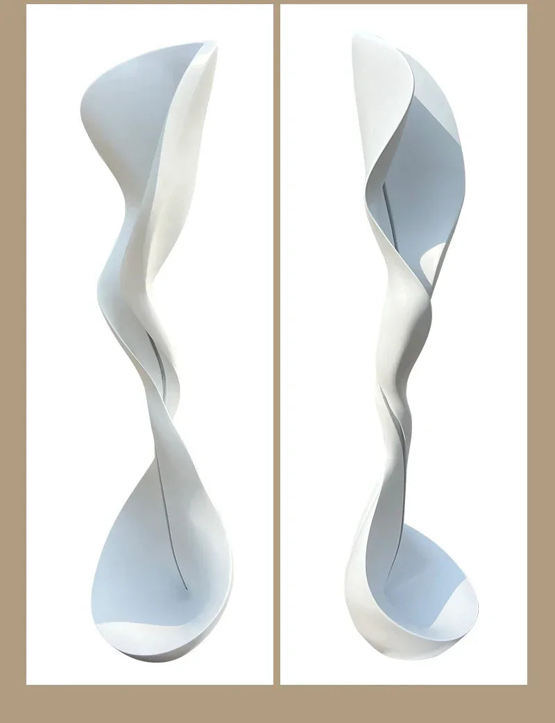 Elegant upright sculpture floor lamp by 𝕄𝕔 𝕋𝕙𝕖 𝔹𝕝𝕒𝕔𝕜 𝔻𝕚𝕒𝕞𝕠𝕟�