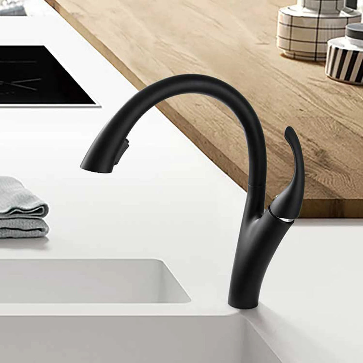 MC THE BLACK DIAMOND dual-spray pull-out kitchen faucet with sleek chrome finish and ergonomic handle, designed for easy use and versatility.