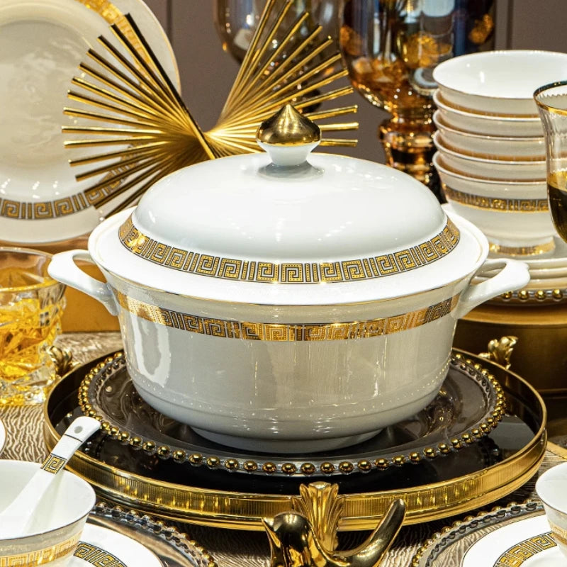 Elegant MC THE BLACK DIAMOND dinnerware set featuring plates and bowls with a luxurious design for hosting guests.
