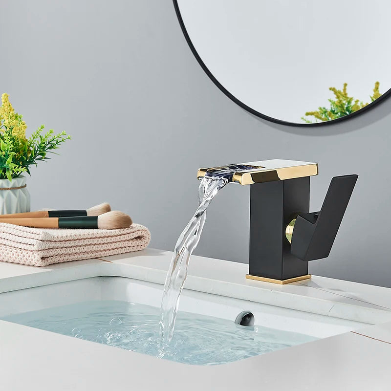 MC THE BLACK DIAMOND LED temperature-display basin faucet for bath sink, featuring modern design and easy temperature control