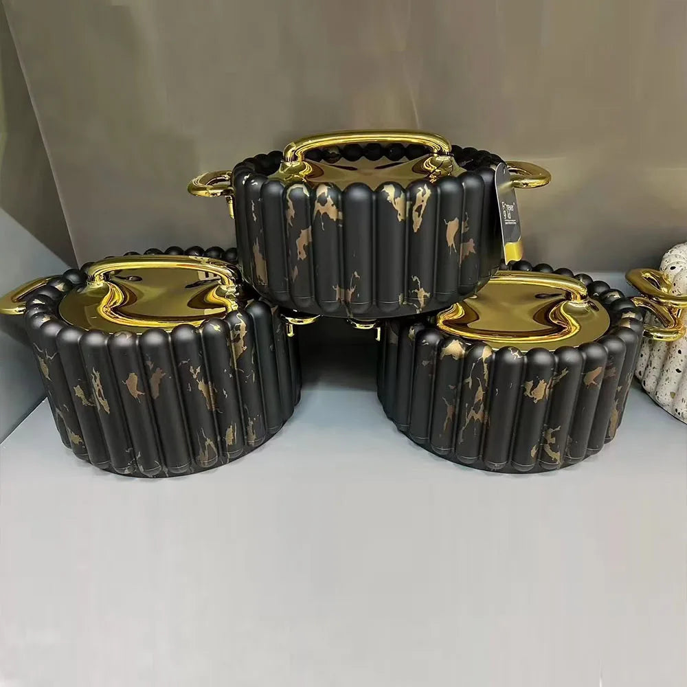 Double-layer insulated food box from MC The Black Diamonds, kitchen storage container with thermal insulation for food freshness.
