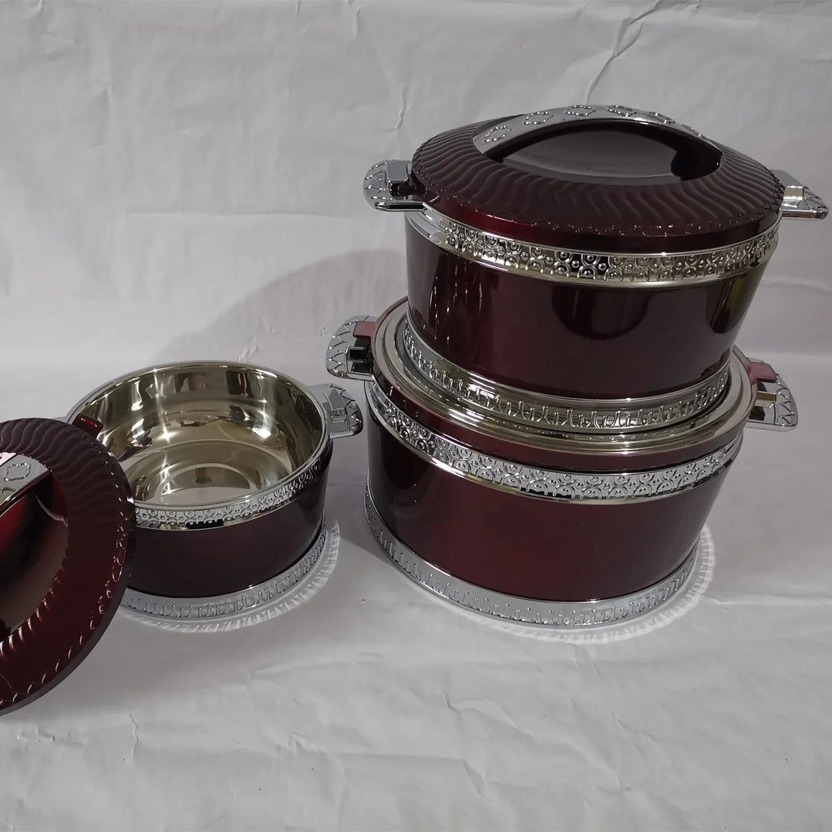 MC THE BLACK DIAMOND food warmer casserole set with pots, ideal for keeping dishes warm and serving efficiently.